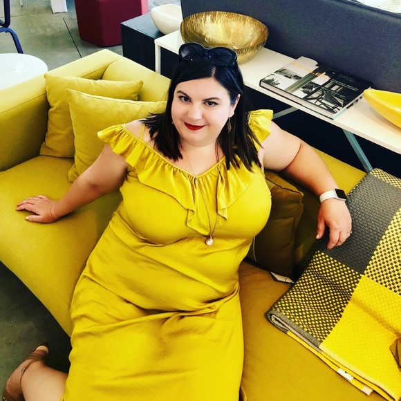 Meet your Posher, Michaela - Picture 3 of 3